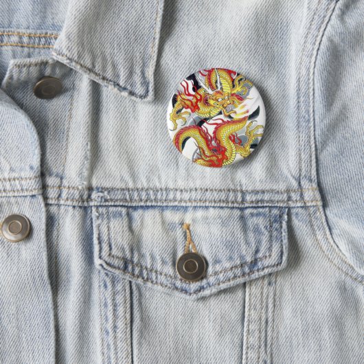 Badge Rond 5 Cm Dragon jaune japonais (En situation)