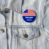 Badge Rond 5 Cm Drapeau américain et éditable Trump 2020 (En situation)