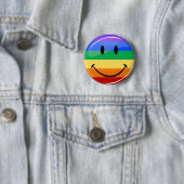 Badge Rond 5 Cm Drapeau de sourire rond brillant de gay pride (En situation)
