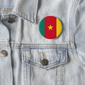 Badge Rond 5 Cm Drapeau du Cameroun (En situation)