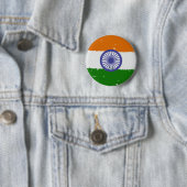 Badge Rond 5 Cm DRAPEAU INDIEN avec effet brosse (En situation)