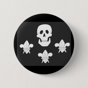 BADGE ROND 5 CM DRAPEAU JOLLY ROGER ET TROIS LIEUX