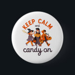 Badge Rond 5 Cm Drôle Halloween Trick Ou Treat Gardez Calme Candy<br><div class="desc">Restez calme et laissez passer les bonbons. Drôle Trick ou Treat design pour votre Happy Halloween party. Des produits cool et fantastiques pour ceux qui aiment regarder des films d'horreur et aller à Trick ou Treat on Halloween nuit. Cela va bien avec votre décoration Halloween éffrayante et effrayante de Jack-O-Lantern...</div>