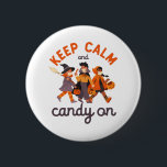 Badge Rond 5 Cm Drôle Halloween Trick Ou Treat Gardez Calme Candy<br><div class="desc">Restez calme et laissez passer les bonbons. Drôle Trick ou Treat design pour votre Happy Halloween party. Des produits cool et fantastiques pour ceux qui aiment regarder des films d'horreur et aller à Trick ou Treat on Halloween nuit. Cela va bien avec votre décoration Halloween éffrayante et effrayante de Jack-O-Lantern...</div>