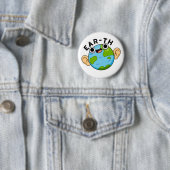 Badge Rond 5 Cm Ear-th Funny Earth Pun (En situation)