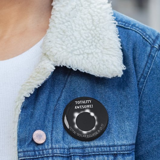 Badge Rond 5 Cm Éclipse Solaire Totalité Magnifique