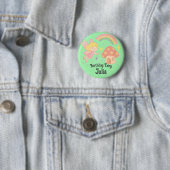 Badge Rond 5 Cm Editable Crayon Style – Fairy Mushroom Birthday (En situation)