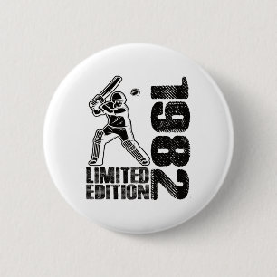 Badge Rond 5 Cm Édition Limitée 1982 Cricket Anniversaire Limitée