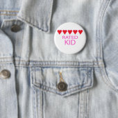 Badge Rond 5 Cm Enfant à cinq coeurs (En situation)