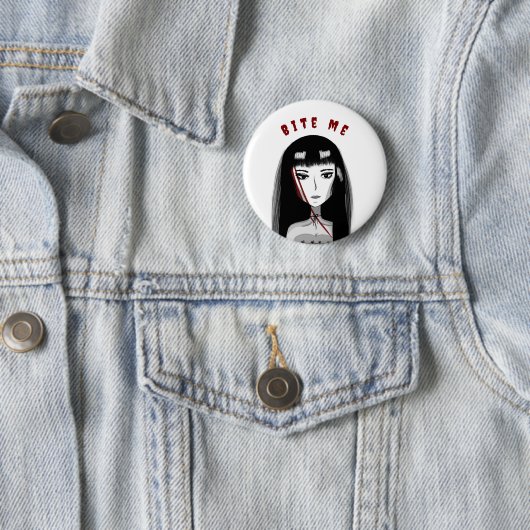 Badge Rond 5 Cm Épingle Émo Mords Moi (En situation)