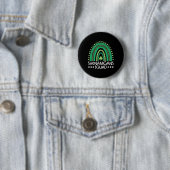 Badge Rond 5 Cm Équipe Shenanigans Fête de la Saint-Patrick Trèfle (En situation)