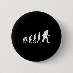 Badge Rond 5 Cm Évolution de Bigfoot. Aventure de plein air pour h