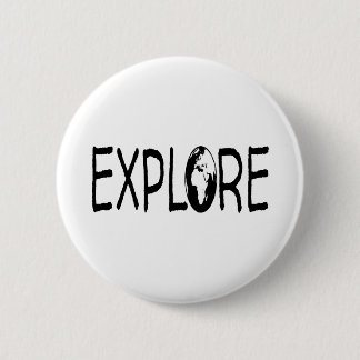 Badge Rond 5 Cm Explorez le monde. Randonneurs de voyageurs