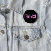 Badge Rond 5 Cm Féministe (En situation)