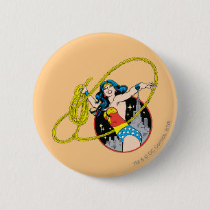 Badge Rond 5 Cm Femme avec Arrière - plan de ville