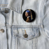 Badge Rond 5 Cm fille avec boucle d'oreille (En situation)