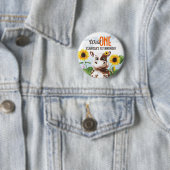 Badge Rond 5 Cm Fille de Tournesol de vache premier anniversaire (En situation)