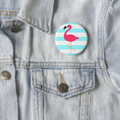 Badge Rond 5 Cm Flamant rose rose sur les rayures turquoises (En situation)