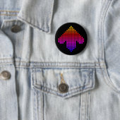 Badge Rond 5 Cm Flèche arc-en-ciel (En situation)