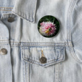 Badge Rond 5 Cm Fleur d'abeille et rose (En situation)