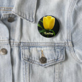 Badge Rond 5 Cm Fleur de tulipe jaune unique (En situation)