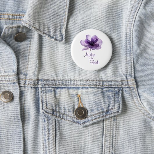 Badge Rond 5 Cm Fleur violette magnifique mère de la mariée (En situation)