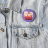 Badge Rond 5 Cm Fleurs de Merci au coucher du soleil - Bouton viol (En situation)