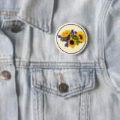 Badge Rond 5 Cm Fleurs de soleil et Statice bleue (En situation)