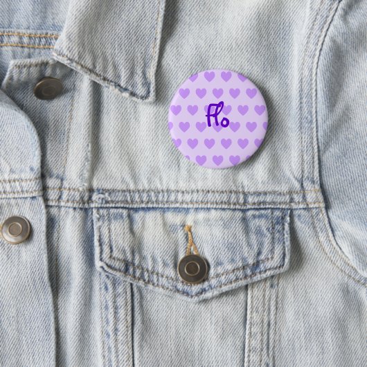 Badge Rond 5 Cm Flo en violet (En situation)