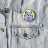 Badge Rond 5 Cm Funny Purple Cat With Side Eye (En situation)