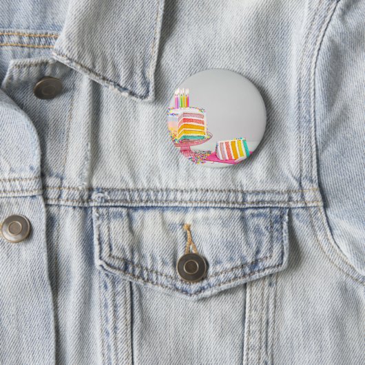 Badge Rond 5 Cm gâteau d'anniversaire arc-en-ciel (En situation)
