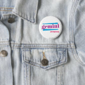 Badge Rond 5 Cm Gémeaux pourpres (En situation)
