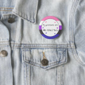 Badge Rond 5 Cm Genderfluide Il/Elle/Ils Pronoun Pin (En situation)
