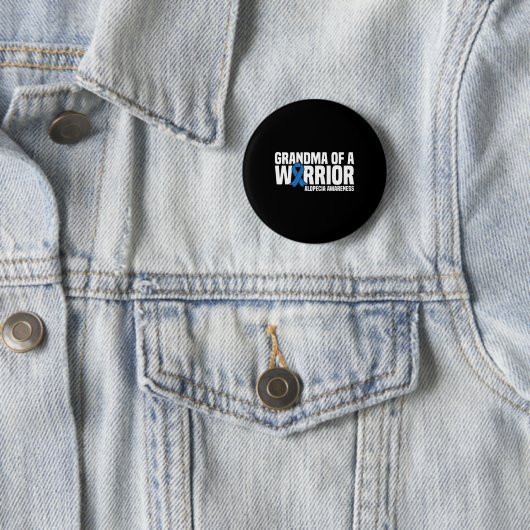 Badge Rond 5 Cm Grand-mère d'un guerrier Bleu Ruban Alopecia Lauré (En situation)