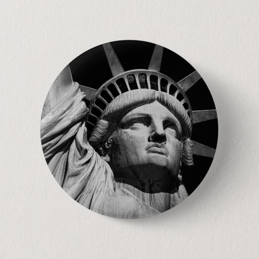 Badge Rond 5 Cm Gros plan Statue blanche noire de la Liberté New Y (Devant)