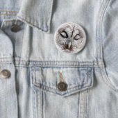 Badge Rond 5 Cm Hibou barré timide (En situation)