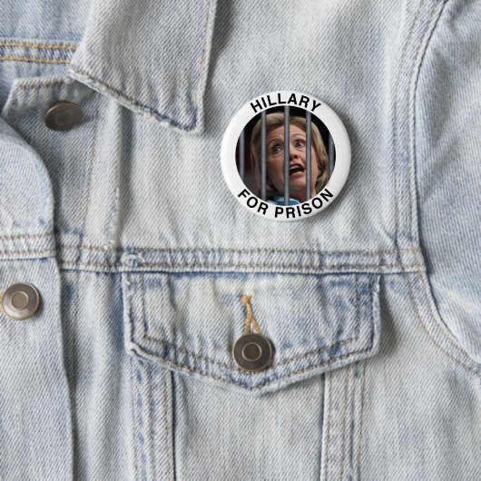Badge Rond 5 Cm Hillary pour la prison (En situation)