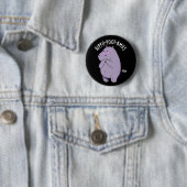 Badge Rond 5 Cm Hippo-poot-amus Drôle Farting Hippo Pun Dark BG (En situation)