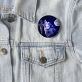 Badge Rond 5 Cm Howling Wolf (En situation)