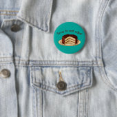 Badge Rond 5 Cm Il est temps de manger un gâteau (En situation)