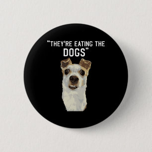 Badge Rond 5 Cm Ils mangent les chiens les chats les animaux Trump