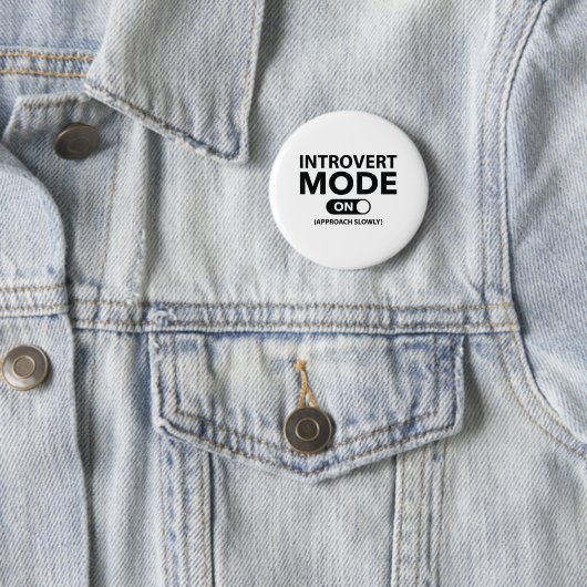 Badge Rond 5 Cm Introvert (En situation)