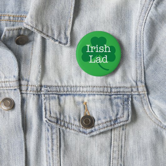 Badge Rond 5 Cm Irish Lad, Bouton Shamrock vert (En situation)