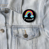 Badge Rond 5 Cm "J'ai voté !" Bouton Arc-en-ciel (En situation)