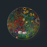 Badge Rond 5 Cm Jardin aux fleurs Gustav Klimt<br><div class="desc">Bouton représentant la peinture à l’huile de Gustav Klimt Jardin avec tournesols (1907). Un beau jardin de tournesols et de belles fleurs bleues,  rouges,  violettes,  roses et blanches. Un grand cadeau pour les amateurs d'art Art Nouveau et autrichien.</div>