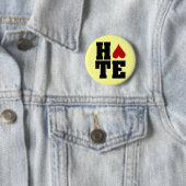 Badge Rond 5 Cm Je déteste la Saint-Valentin (En situation)