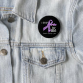 Badge Rond 5 Cm Je porte un ruban violet pour moi (En situation)