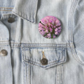 Badge Rond 5 Cm Jolie fleur de trèfle (En situation)