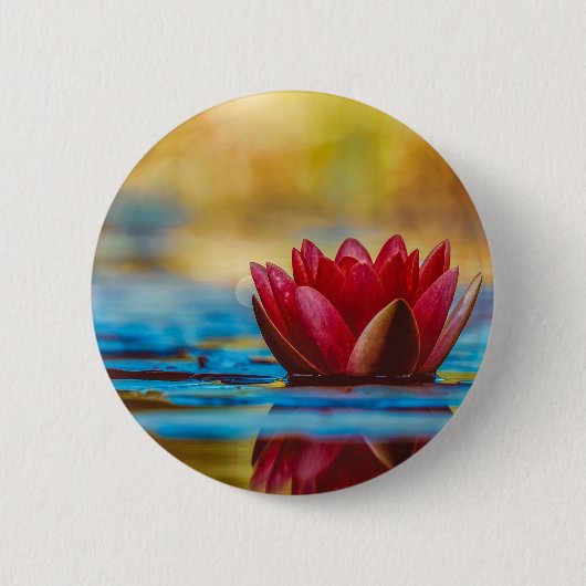 Badge Rond 5 Cm Jolie photo d'une fleur de Lotus dans un étang (Devant)