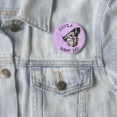 Badge Rond 5 Cm Jouez avec un joyeux bouton papillon violet (En situation)